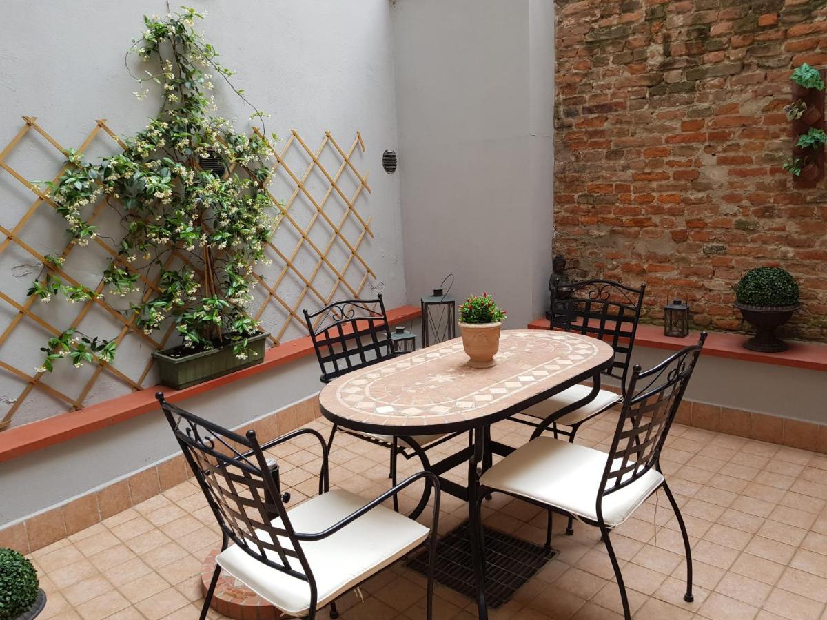 Nell'Antico Ghetto Ebraico Apartment Ferrara Luaran gambar