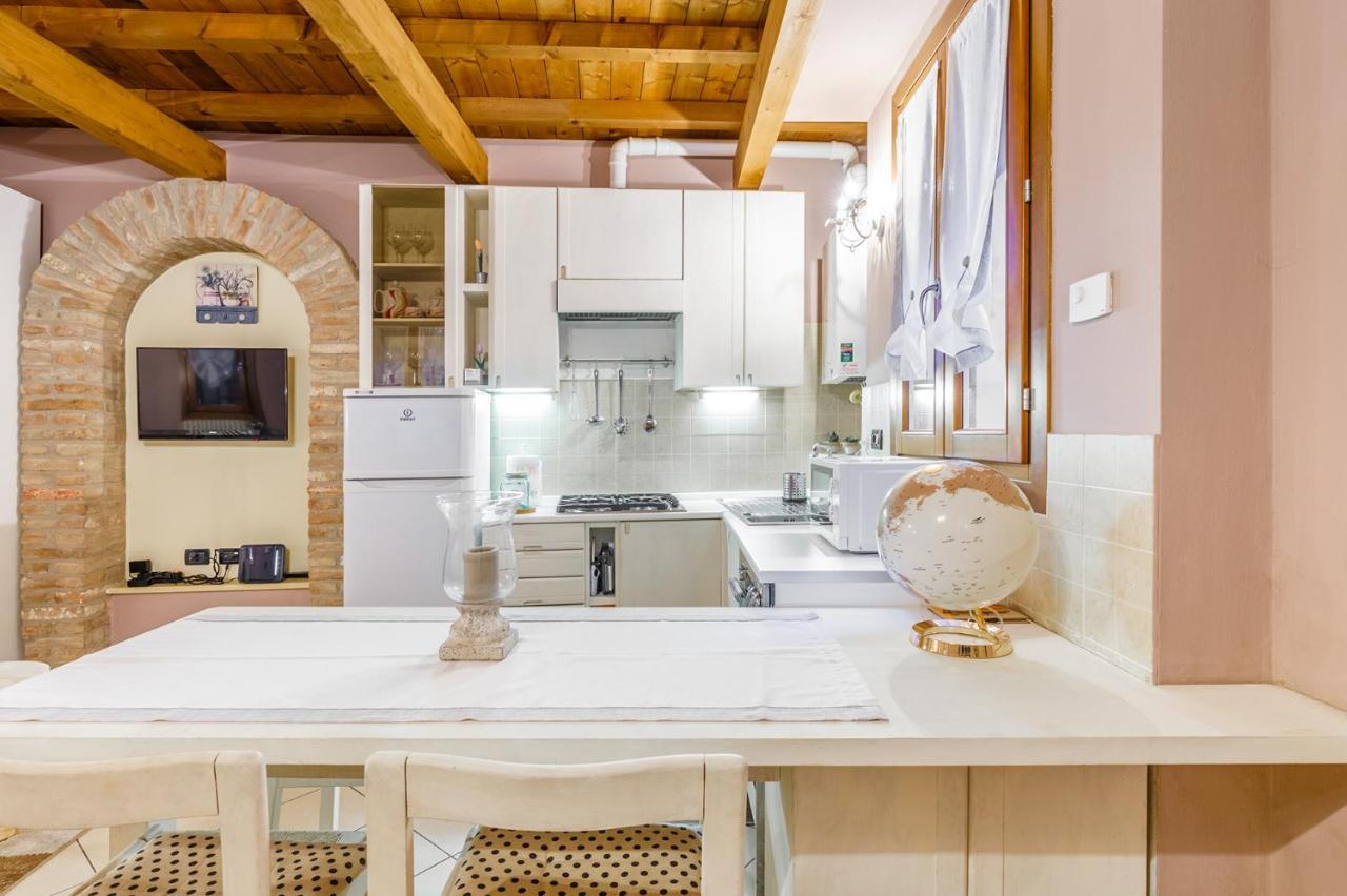 Nell'Antico Ghetto Ebraico Apartment Ferrara Luaran gambar