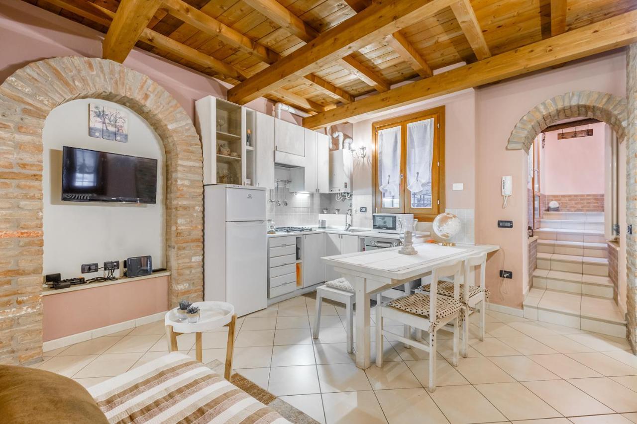 Nell'Antico Ghetto Ebraico Apartment Ferrara Luaran gambar