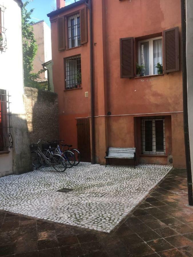 Nell'Antico Ghetto Ebraico Apartment Ferrara Luaran gambar