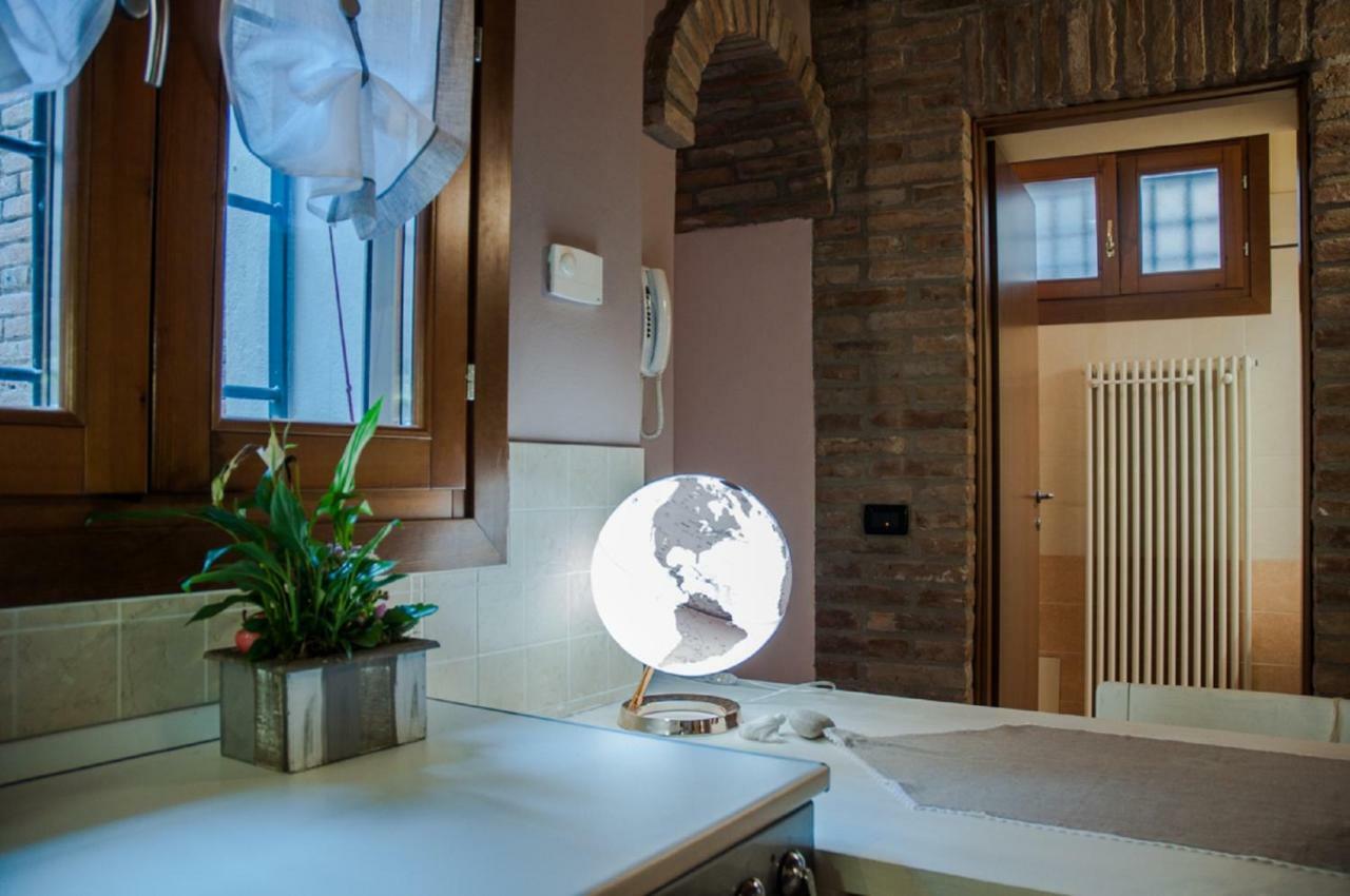 Nell'Antico Ghetto Ebraico Apartment Ferrara Luaran gambar